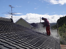 屋根外壁塗装なら　湧水町のリビング亀沢　伊佐市　霧島市　姶良市　えびの市