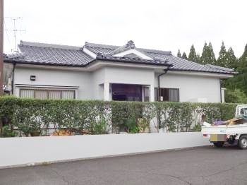 屋根外壁塗装なら 湧水町のリビング亀沢 伊佐市 霧島市 姶良市 えびの市